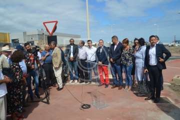 Descubrimiento de la placa de la calle que lleva el nombre de Sebastián Grisaleña (Foto TA)